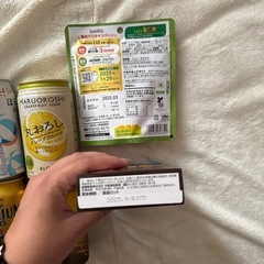 お菓子、ビールの画像