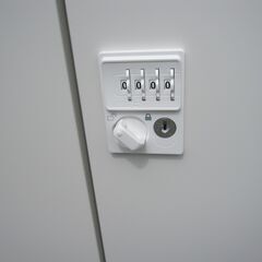4人用パーソナルロッカー　ホワイト　イナバ製　マスターキー無しの画像