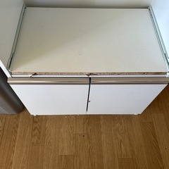食器棚の画像