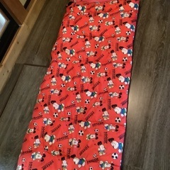 子供用寝袋　soccar の画像