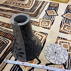 陶器のテーブルの画像