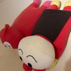 アンパンマンとドキンちゃんの枕の画像