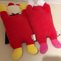アンパンマンとドキンちゃんの枕の画像
