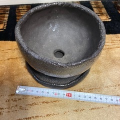 陶器の植木鉢の画像