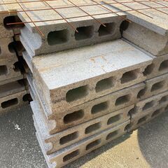 ブロック塀49個＋丸型飛び石（御影石）９個＋御影石製ほこら3セットの画像