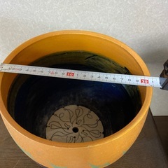 陶器の植木鉢の画像