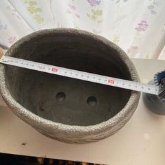 陶器の植木鉢の画像