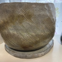 陶器の植木鉢の画像
