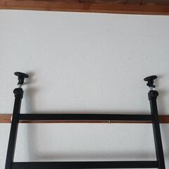 突っ張り式スチールラックの画像
