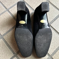 正規品イヴ・サンローランパンプス24.5の画像