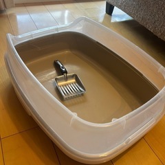 ペット　猫砂& トイレ特大 の画像