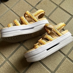 〈日用品と交換OK品〉ほぼ未使用に近い状態NIKEサンダルの画像