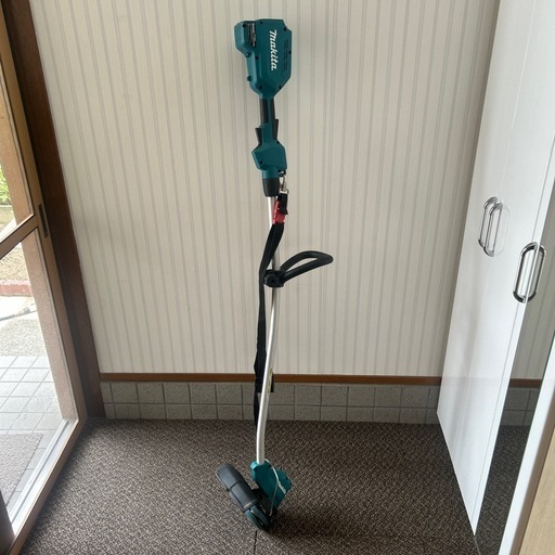 充電式草刈り機　マキタ　MUR189DSF