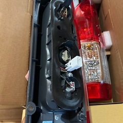 未使用　ハイエース　純正　テールランプ　の画像