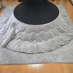 円形型こたつテーブルの画像