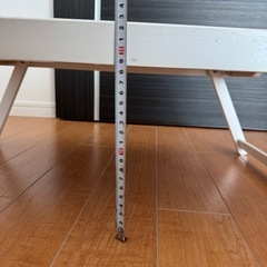 折りたたみ式テーブルの画像