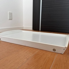 折りたたみ式テーブルの画像