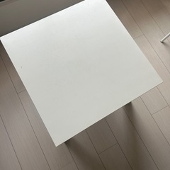 IKEA正方形テーブルの画像