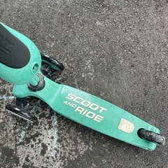 スクートアンドライド　キックボード　三輪車の画像