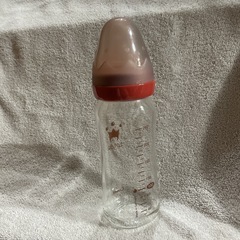 【美品】コンビ Combi テテオ teteo 授乳のお手本 哺乳びん耐熱ガラス製 240ml Mサイズ乳首付 (2・3ヵ月~18ヵ月までの画像