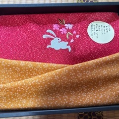 ちりめん風うさぎの和のふろしきの画像