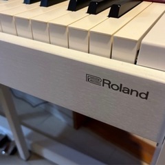 Roland 電子ピアノの画像