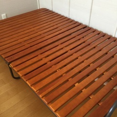 折りたたみベッド　すのこタイプ　セミダブルの画像