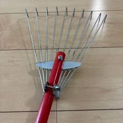 【値下げしました】雑草刈.枝切り.ハサミ.鎌4点セットの画像