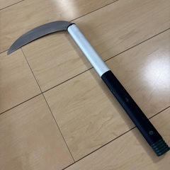 【値下げしました】雑草刈.枝切り.ハサミ.鎌4点セットの画像