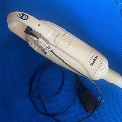マキタ　充電式掃除機　CL103Dの画像
