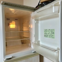 シャープの冷蔵庫（SJ-14P-H、2008年製）
の画像