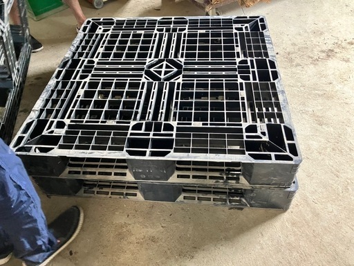 樹脂パレット 7枚、ハンドリフト1500kg
