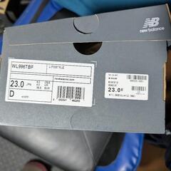 ニューバランス　23.0cm　イエローの画像