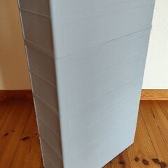 プラスチック製　4段引き出し収納チェスト（おおよその寸法幅18cm×高さ8cm×奥行き46cm）の画像