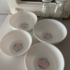 未使用のサラダボウル　白無地　2種4個とびん2本の画像