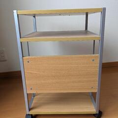 キャスター付き　サイドテーブル　ニトリの画像
