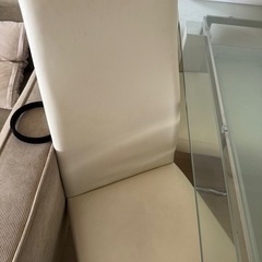ダイニングテーブルの画像