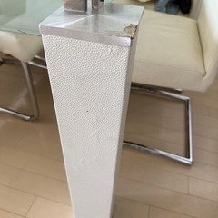 ダイニングテーブルの画像