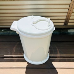 密封式おむつ用ゴミ箱　ニオイ漏れ防止　の画像