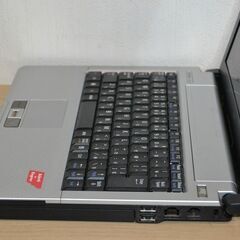◇格安！　ノートパソコン #218　A4サイズ  i7  Win11　新規インストール-//認証済み！　ACアダプタ付属!!  の画像