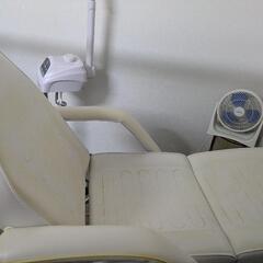 フェイシャルエステ用の施術ベッド（黄ばみあり）【注意事項あり】の画像