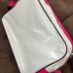 中古 adidas エナメルバッグ ショルダーバッグ ピンク×ホワイト  大きめ 部活に の画像