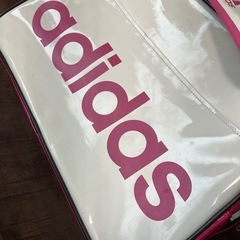 中古 adidas エナメルバッグ ショルダーバッグ ピンク×ホワイト  大きめ 部活に の画像
