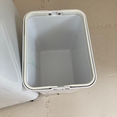 シャープ　プラズマクラスター脱臭ボックス　ゴミ箱の画像
