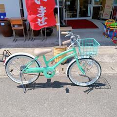 子供用自転車 20インチ Liiliale 前かご付き​すぐに乗れる！可愛らしいミントグリーン＆ホワイトカラー キズ少なめ 【浜村鹿野温泉ICから3分 買取本舗、 宮本リサイクル 営業時間9～19時 定休日水曜のみ←連絡できませんm(_ _)m】の画像