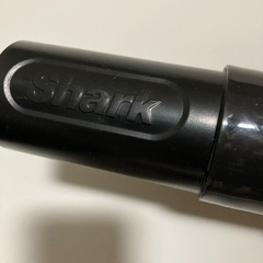 超コンパクトにしまえるブランドshark🔴コードレス掃除機　の画像