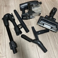 超コンパクトにしまえるブランドshark🔴コードレス掃除機　の画像