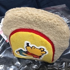 【新品】くまのプーさん　もこもこポーチの画像