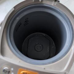 古いけど使える象印電気ポットの画像