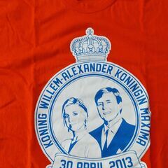 未使用！2枚まとめて！　オランダ土産　2013/4　オランダ国王アレクサンダー戴冠式記念Tシャツ　サイズL　　室内保管品 の画像